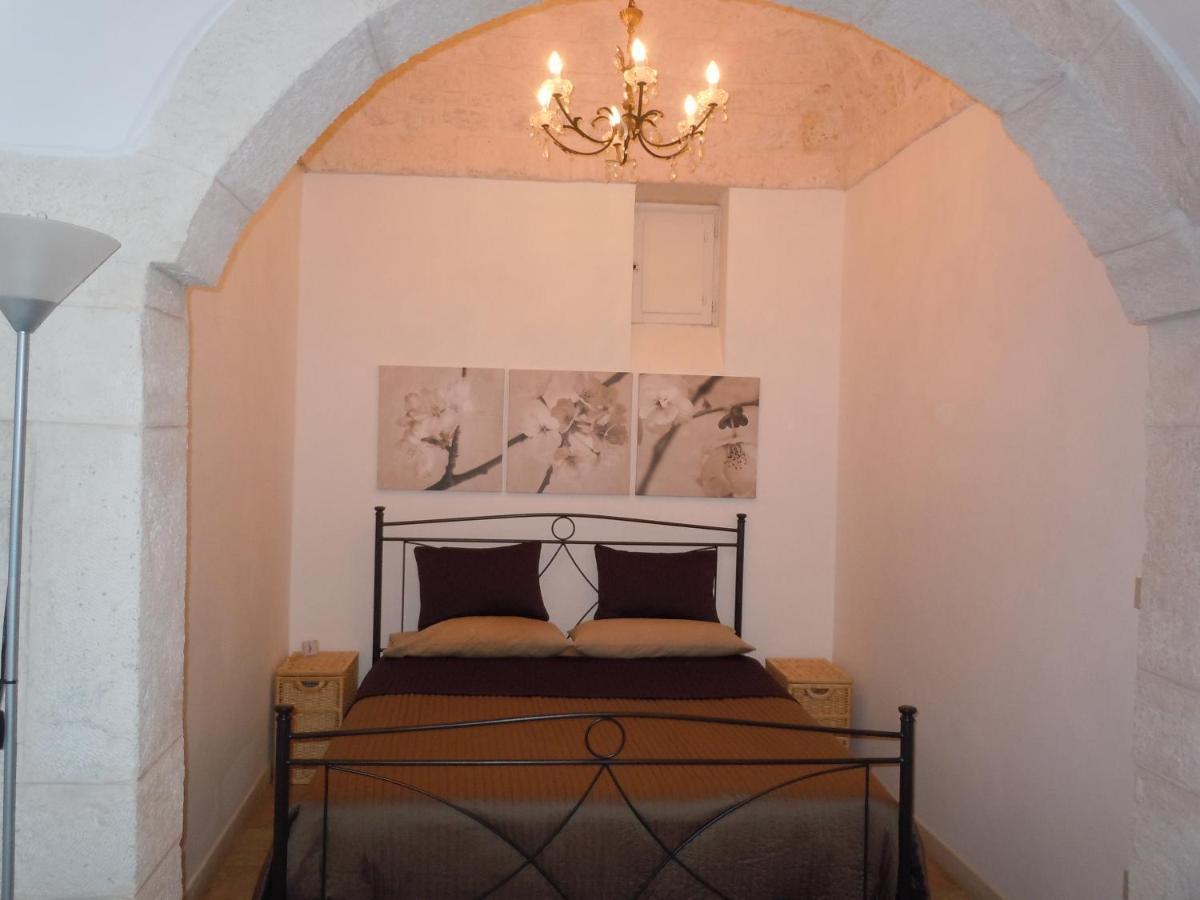 Casa Josephina - Three Level Stone Home With Balcony, 2 Roof Terraces & Sea Views Ostuni Bagian luar foto