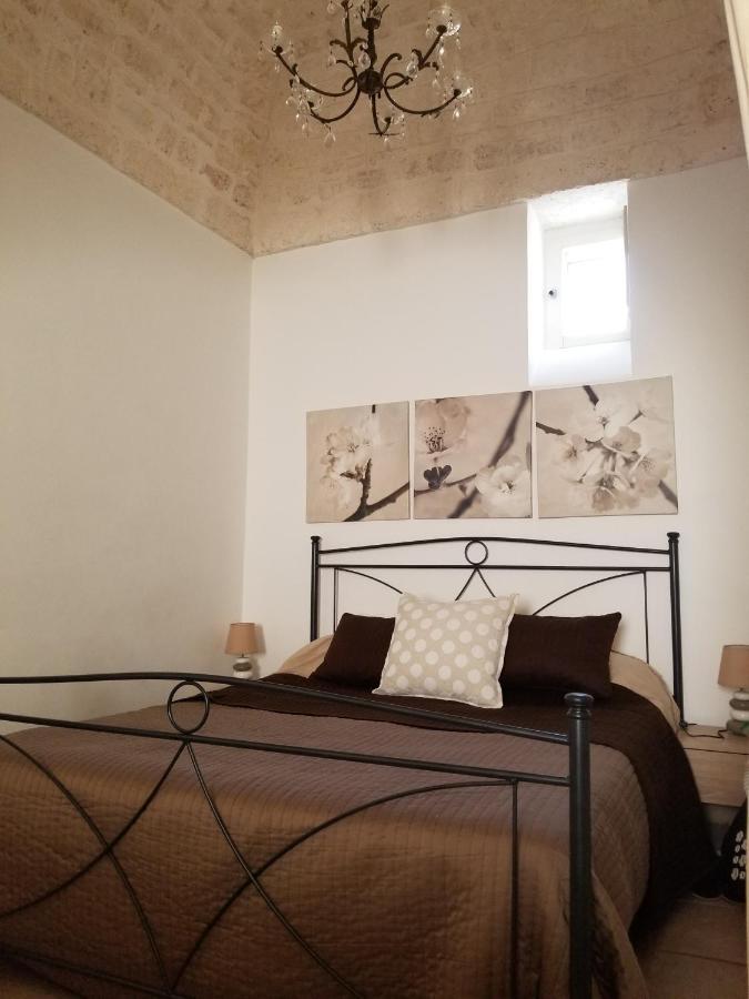 Casa Josephina - Three Level Stone Home With Balcony, 2 Roof Terraces & Sea Views Ostuni Bagian luar foto