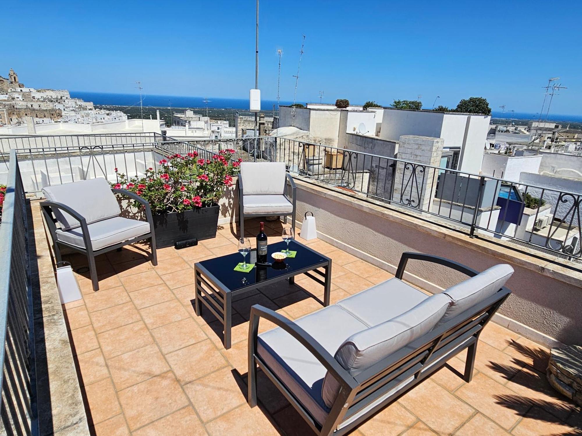 Casa Josephina - Three Level Stone Home With Balcony, 2 Roof Terraces & Sea Views Ostuni Ruang foto