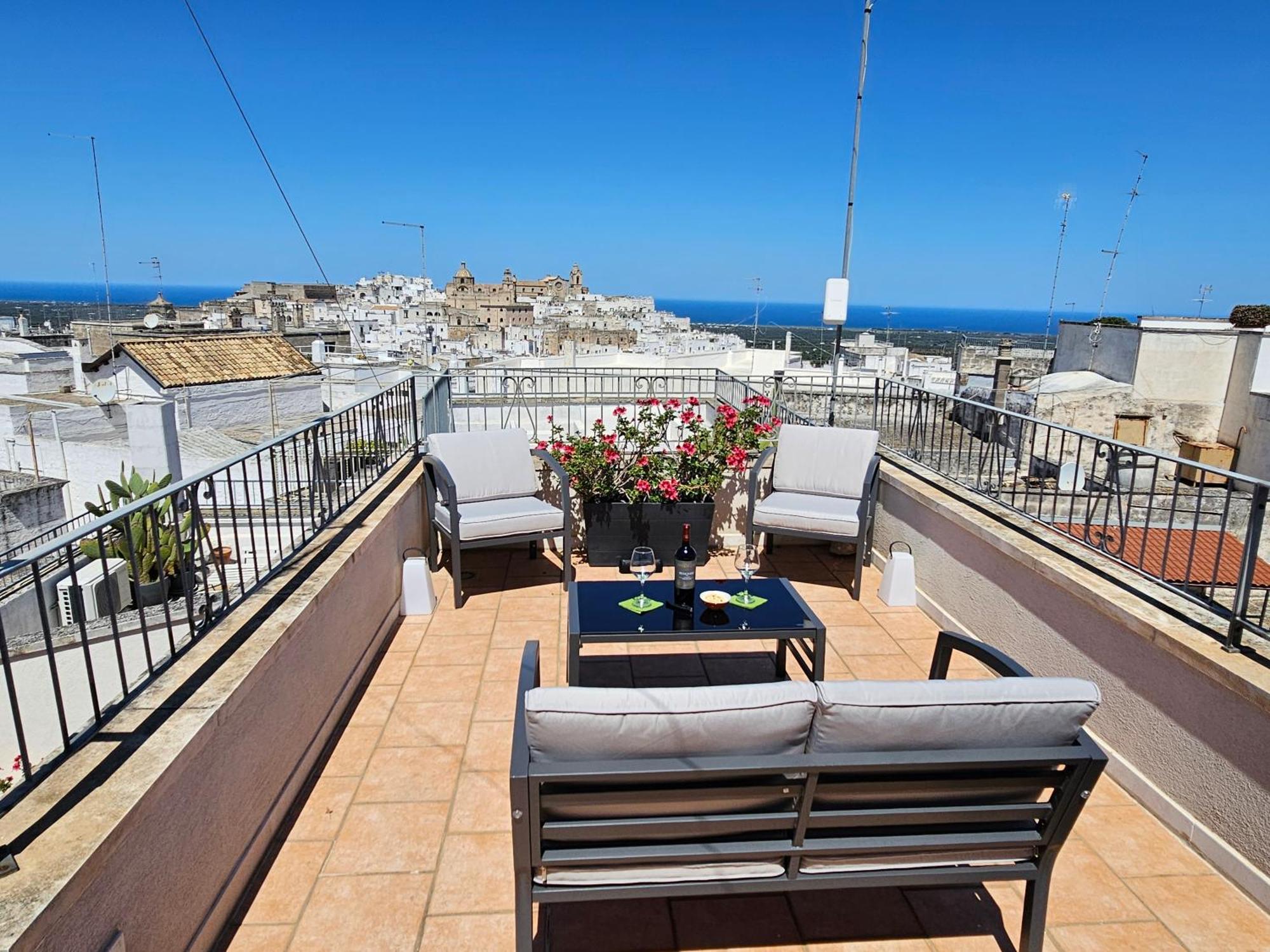 Casa Josephina - Three Level Stone Home With Balcony, 2 Roof Terraces & Sea Views Ostuni Ruang foto
