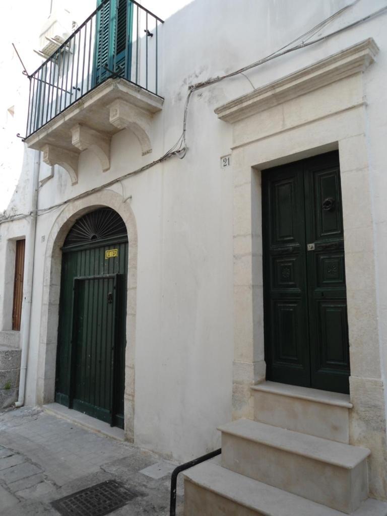 Casa Josephina - Three Level Stone Home With Balcony, 2 Roof Terraces & Sea Views Ostuni Bagian luar foto