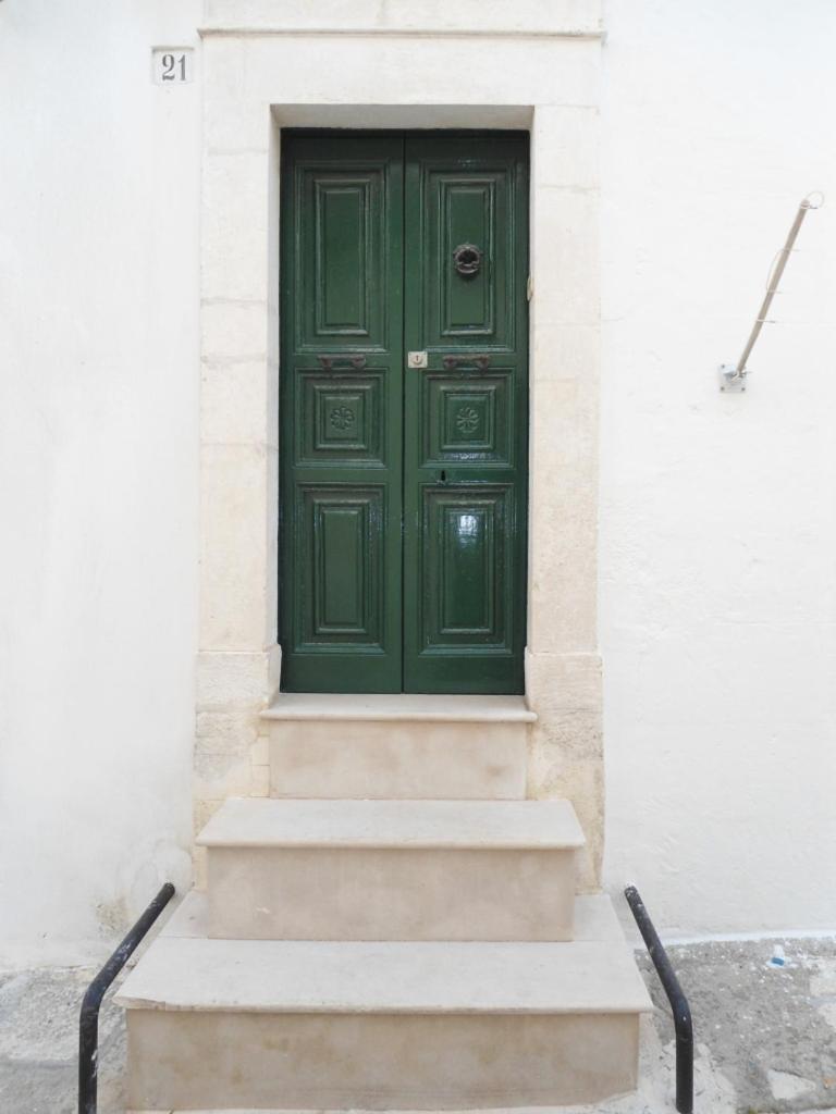 Casa Josephina - Three Level Stone Home With Balcony, 2 Roof Terraces & Sea Views Ostuni Bagian luar foto